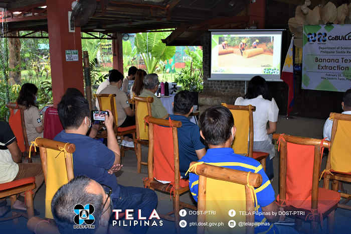 Banana textile fiber extraction training photo 5 with watermark