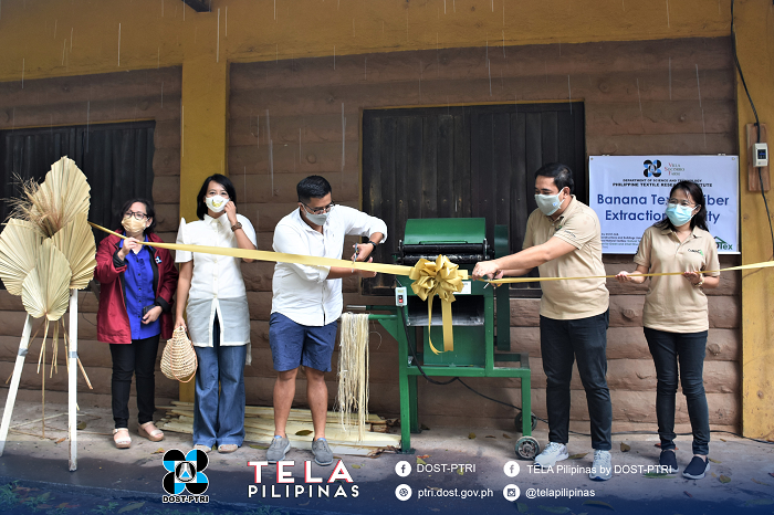 Banana textile fiber extraction training photo 6 with watermark