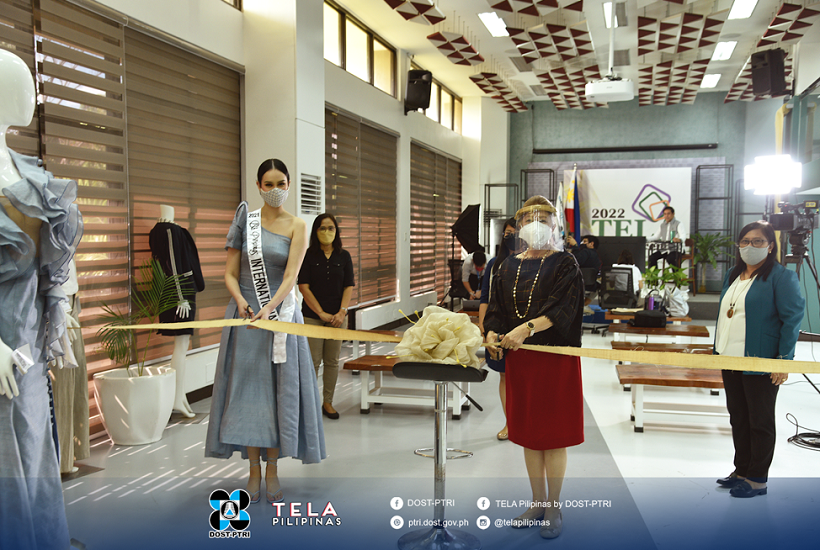 Ms. Hannah Arnold in Ribbon Cutting for TELA Exhibition